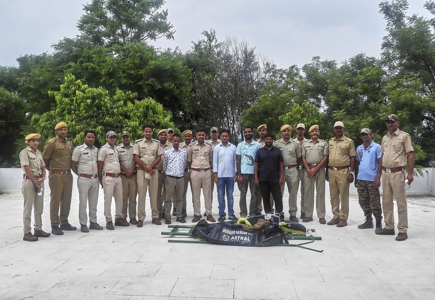 We build capacity for marsh crocodile translocations within State Forest Departments through knowledge-sharing sessions and by distributing mugger rescue kits, conceptualised by the Astral Foundation.
